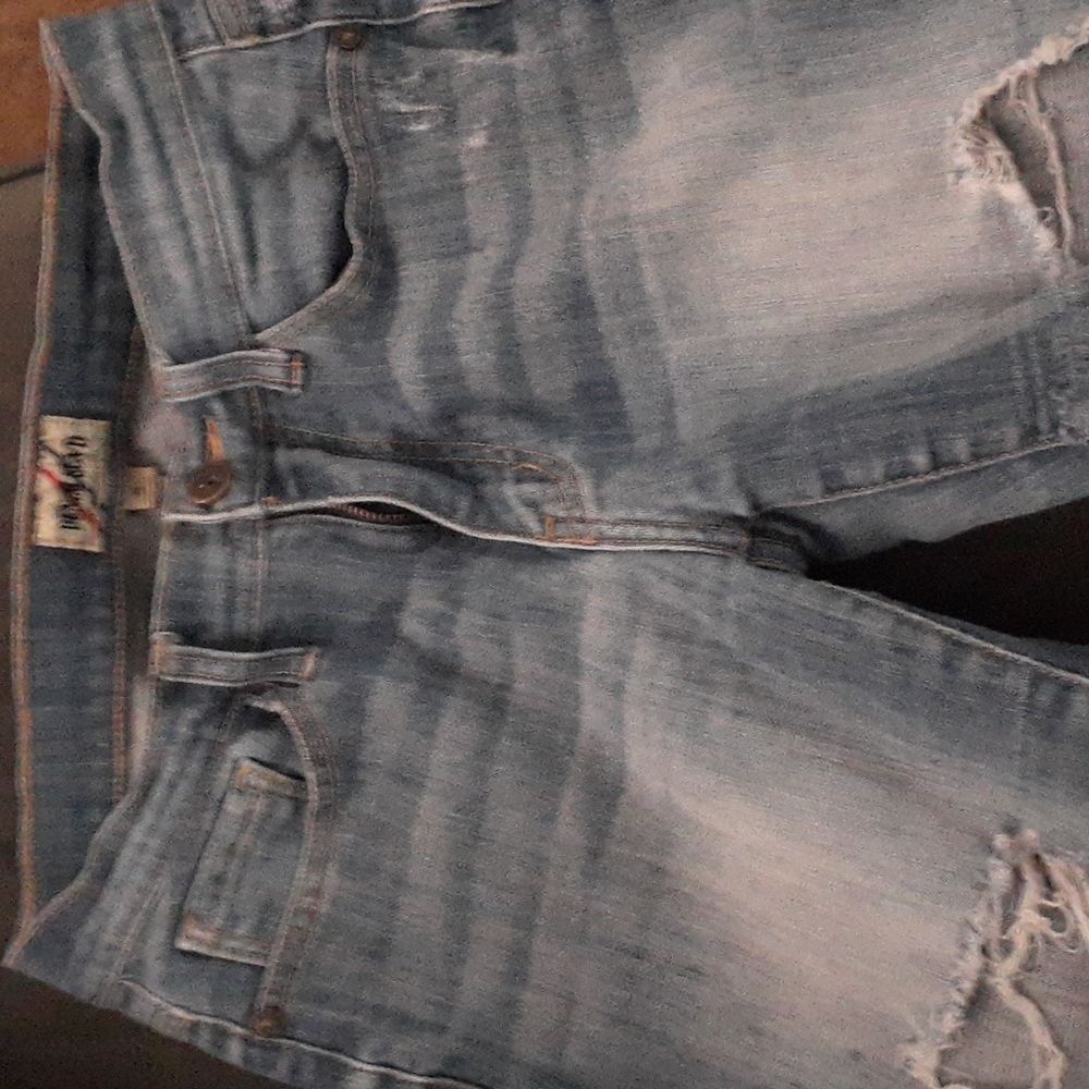 Denim Blvd Juniors faded/ripped jeans Sz 5